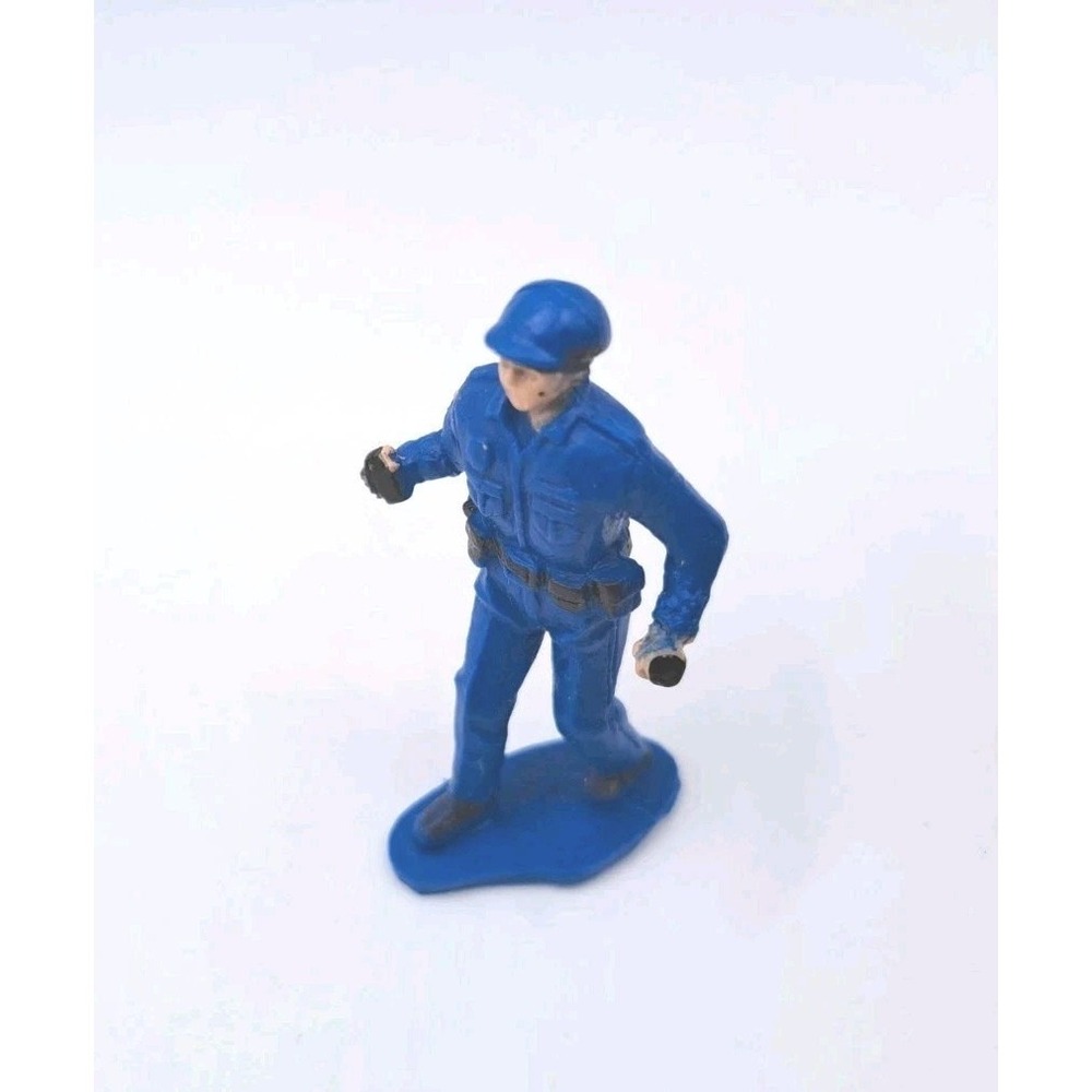 Vintage Remco Police Officer 1998 Soma Blue Figures